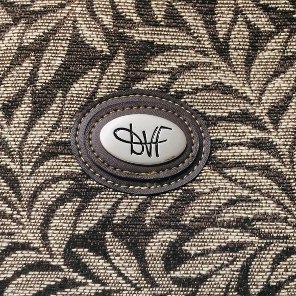 DVF OVERNIGHT/WEEKENDER TRAVEL BAG. - Picture 4 of 8